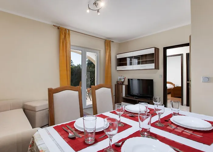 Daire Schoene Mira 1 Mit Terrasse By Interhome *