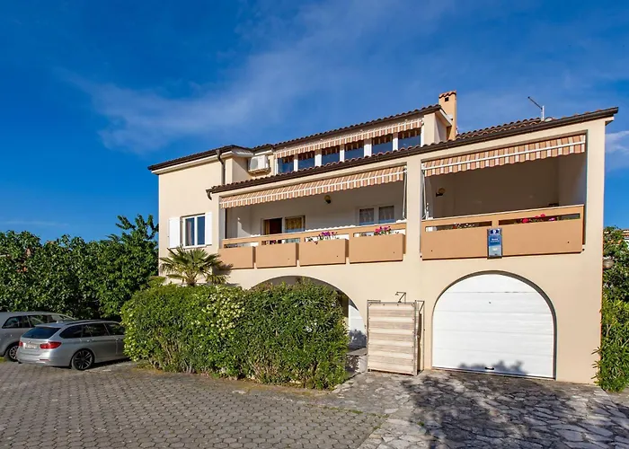 Daire Schoene Mira 1 Mit Terrasse By Interhome Punat