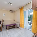 Schoene Mira 1 Mit Terrasse By Interhome Apartamento Punat
