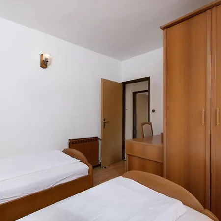 Schoene Mira 1 Mit Terrasse By Interhome