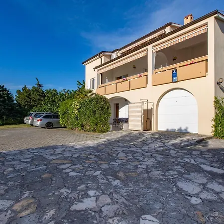 Schoene Mira 1 Mit Terrasse By Interhome Apartament