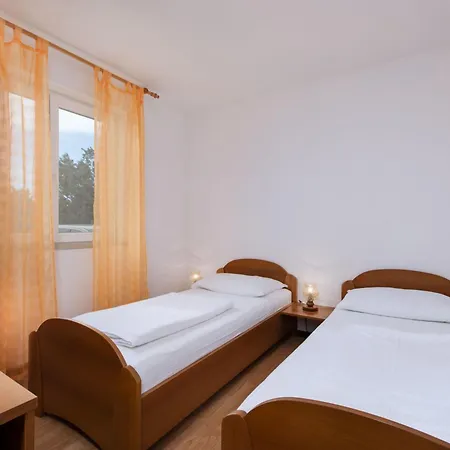 Appartement Schoene Mira 1 Mit Terrasse By Interhome Punat
