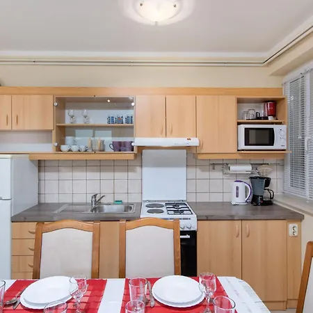 Schoene Mira 1 Mit Terrasse By Interhome Apartman